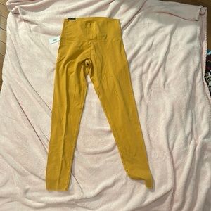 TNA chill hirise leggings